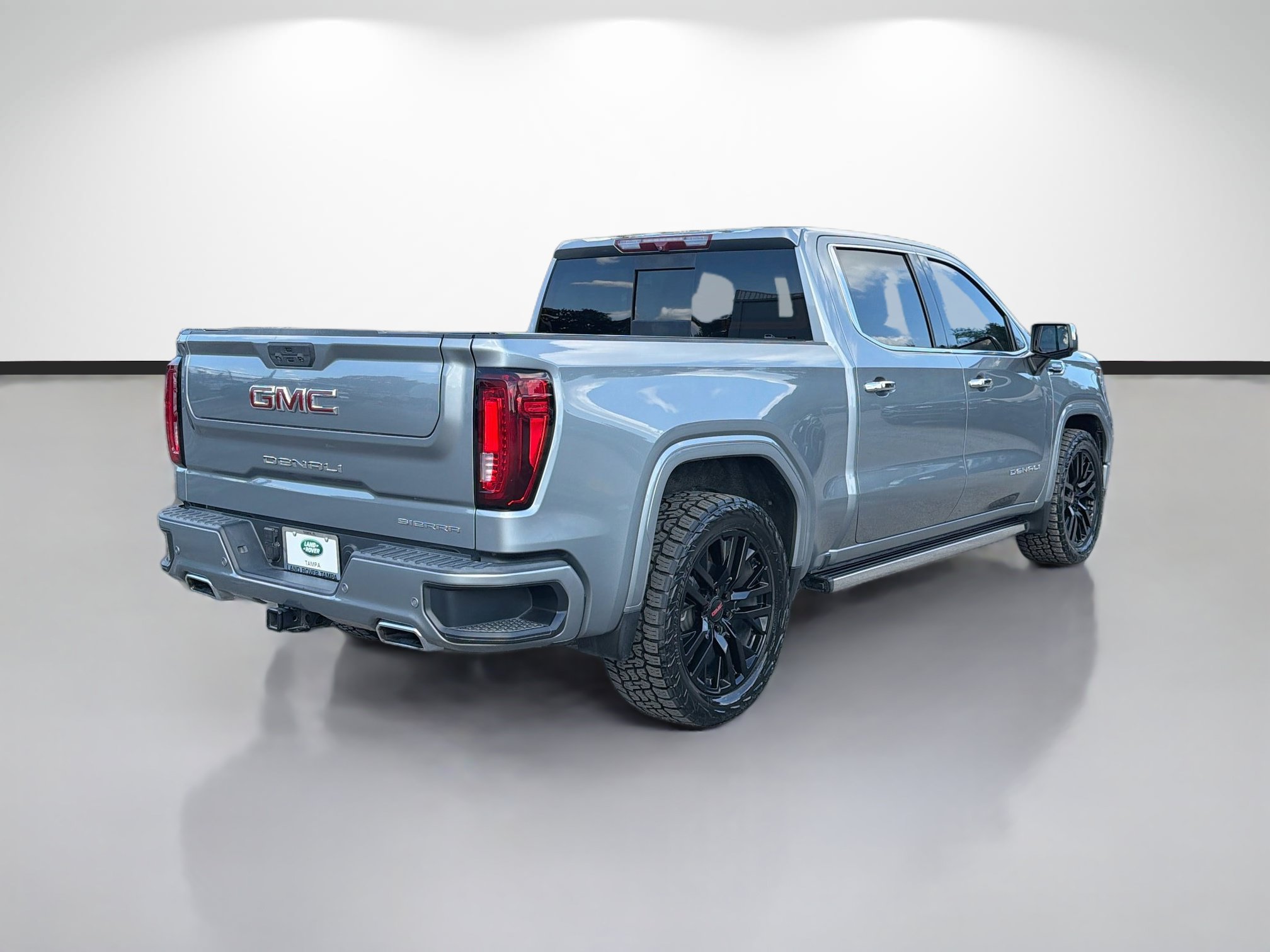 Used 2023 GMC Sierra 1500 Denali AWD/4WD image 5