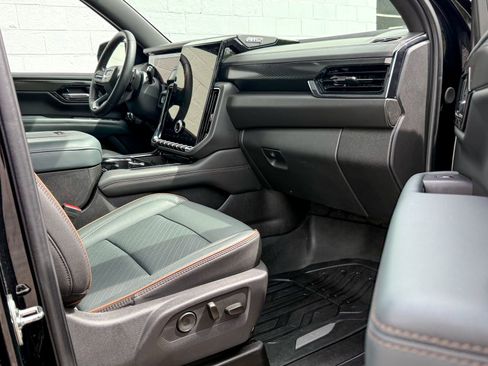 Certified 2025 GMC Yukon AT4 w/ AT4 Premium Package AWD/4WD image 13