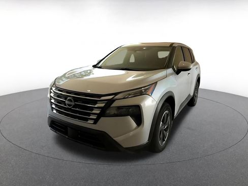 Used 2025 Nissan Rogue SV image 7