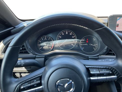 Used 2021 MAZDA MAZDA3 s FWD image 12
