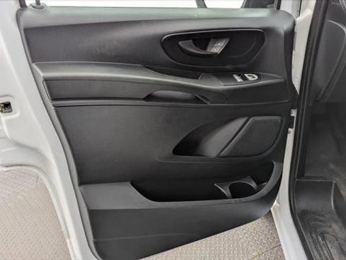 Used 2016 Mercedes-Benz Metris Passenger image 13