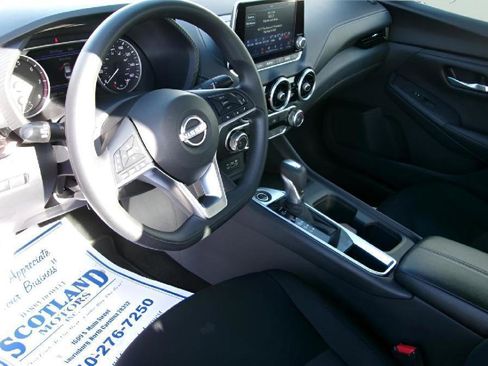 Used 2024 Nissan Sentra SV FWD image 12
