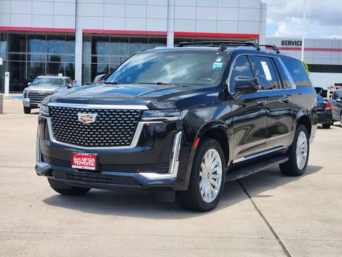 Used 2023 Cadillac Escalade ESV Luxury RWD image 3