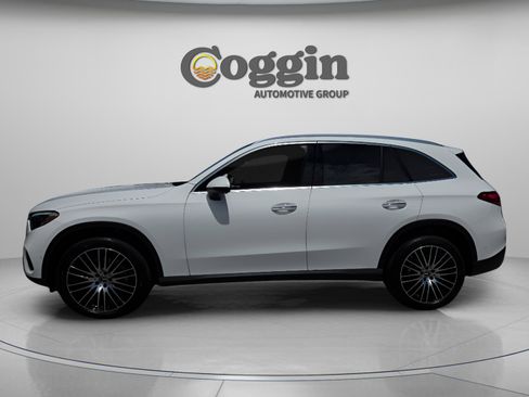New 2026 Mercedes-Benz GLC 300 image 2