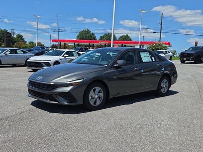 New 2026 Hyundai Elantra SE