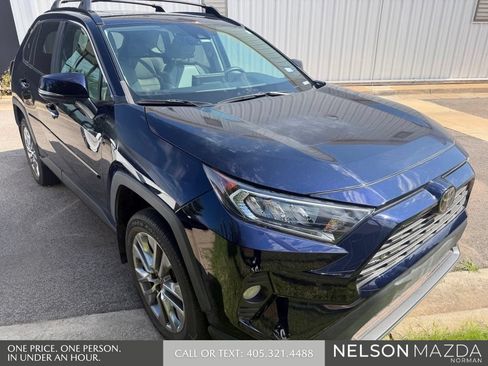 Used 2019 Toyota RAV4 Limited FWD image 3