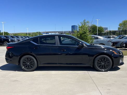 New 2026 Nissan Altima 2.5 SV FWD image 3