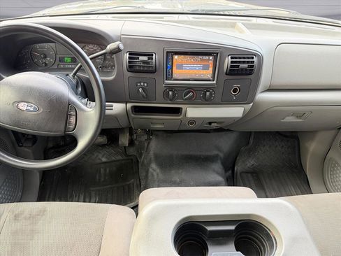 Used 2005 Ford F250 XL image 13
