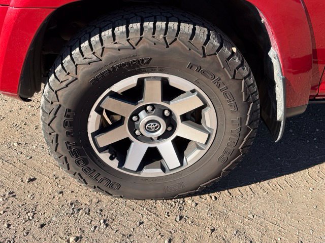 Used 2017 Toyota 4Runner TRD Off-Road Premium AWD/4WD image 10
