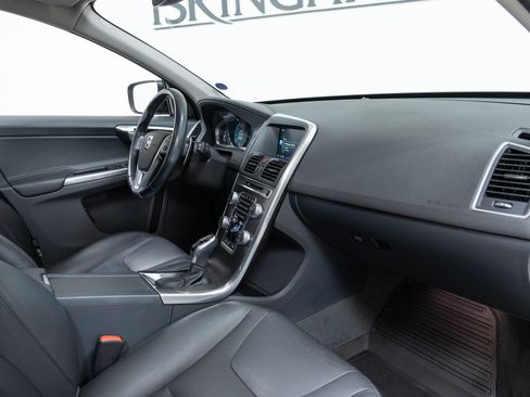 Used 2015 Volvo XC60 T6 w/ Proximity Package FWD image 21