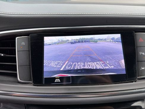 Used 2023 Buick Enclave Essence FWD image 9