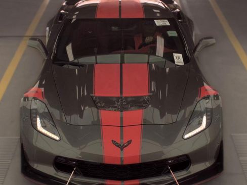 Used 2016 Chevrolet Corvette Z06 w/ 3LZ Preferred Equipment Group RWD image 2