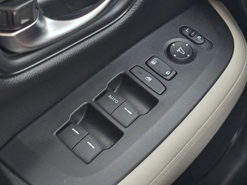 Certified 2024 Honda HR-V LX image 23