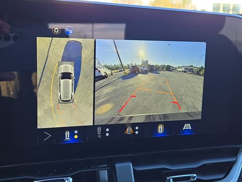 New 2026 Chevrolet Equinox LT w/ Safety and Technology Package image 31