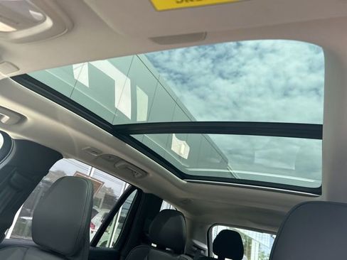 Certified 2025 Volvo XC90 B6 Plus AWD/4WD image 26