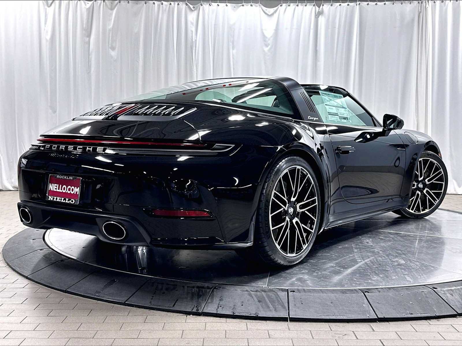 Used 2026 Porsche 911 Targa 4S AWD/4WD image 9