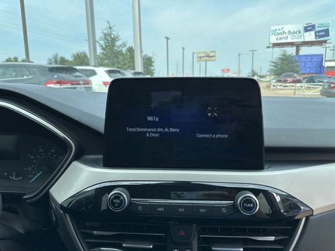 Used 2022 Ford Escape SEL image 22