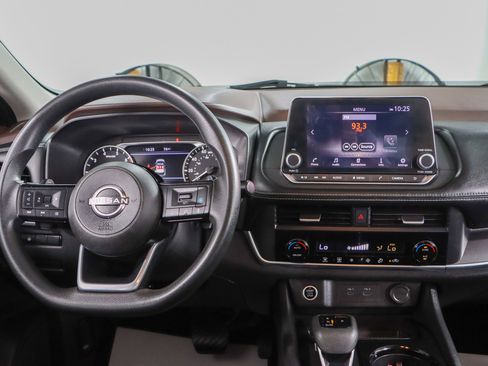 Used 2023 Nissan Rogue SV FWD image 17