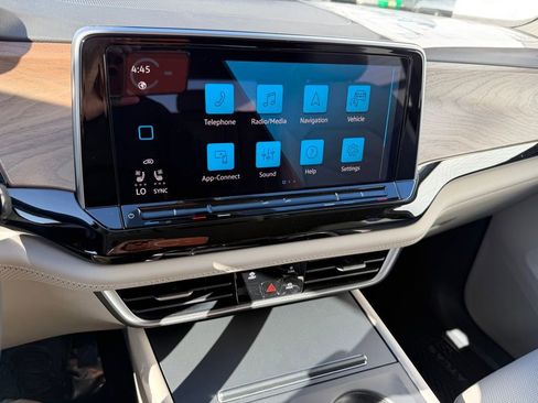 New 2026 Volkswagen Atlas SE FWD image 22
