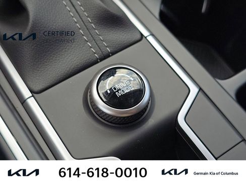 Certified 2025 Kia Sorento LX FWD image 33