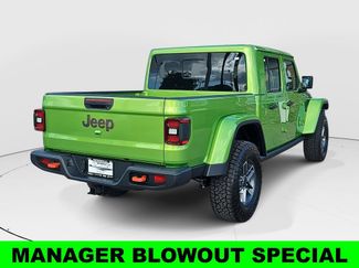 New 2025 Jeep Gladiator Mojave w/ Convenience Group AWD/4WD video 3