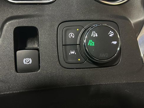 Used 2023 Chevrolet Traverse High Country image 19