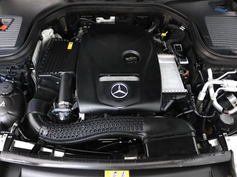 Used 2019 Mercedes-Benz GLC 300 4MATIC image 38