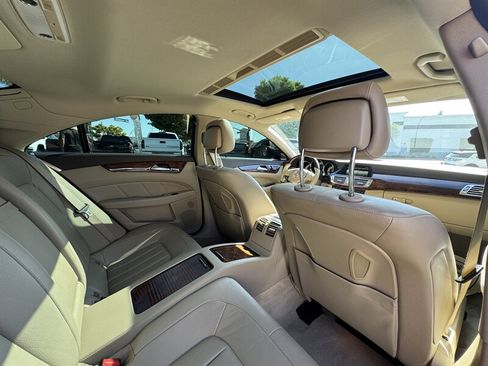 Used 2014 Mercedes-Benz CLS 550 image 32