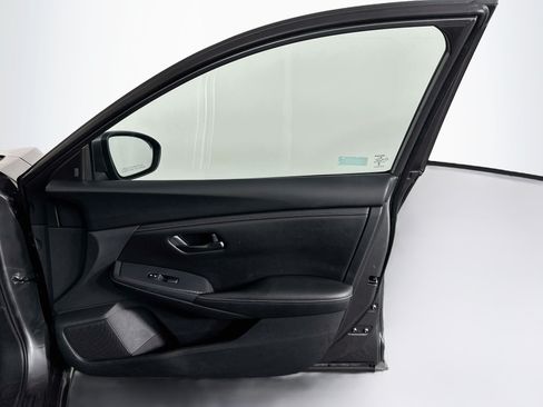Used 2025 Nissan Sentra S FWD image 29