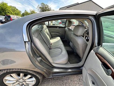 Used 2008 Buick Lucerne CXS FWD image 28