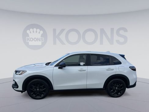 Used 2023 Honda HR-V Sport image 2