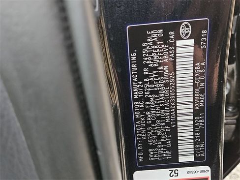 Used 2025 Toyota Camry XLE image 6