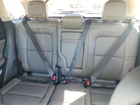 New 2026 Lincoln Corsair Premiere image 15