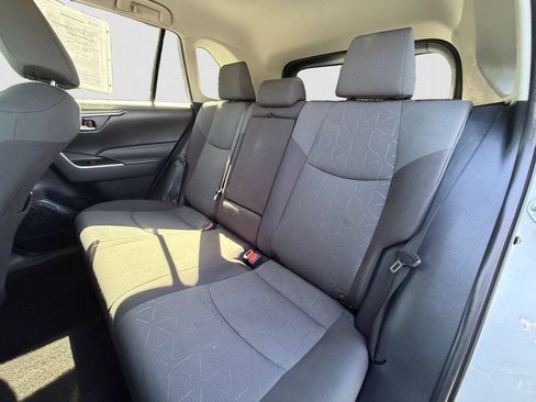Used 2022 Toyota RAV4 XLE AWD/4WD image 13