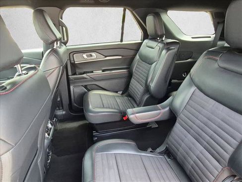 Used 2025 Ford Explorer ST-Line AWD/4WD image 19