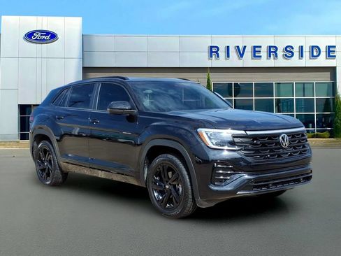 Used 2025 Volkswagen Atlas Cross Sport SEL R-Line AWD/4WD image 1