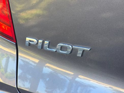 Used 2017 Honda Pilot Elite image 15
