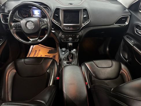 Used 2019 Jeep Cherokee Trailhawk w/ Comfort/Convenience Group AWD/4WD image 30