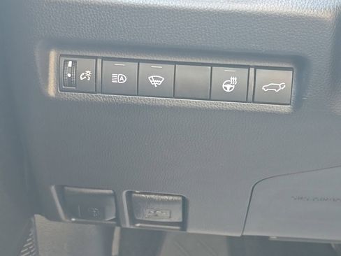 Used 2021 Toyota RAV4 XLE w/ Convenience Package image 28