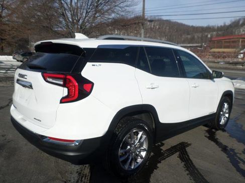 Used 2022 GMC Terrain SLT w/ Infotainment Package II image 6