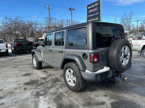 Used 2018 Jeep Wrangler Unlimited Sport S image 3