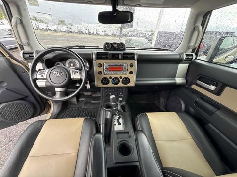 Used 2014 Toyota FJ Cruiser 4WD w/ Upgrade Package image 15