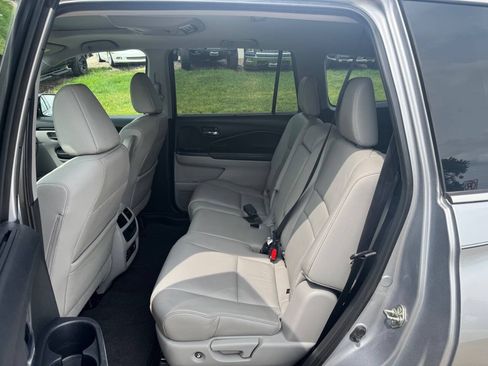 Used 2017 Honda Pilot Touring image 11