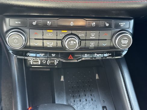 Used 2025 Dodge Durango GT image 22