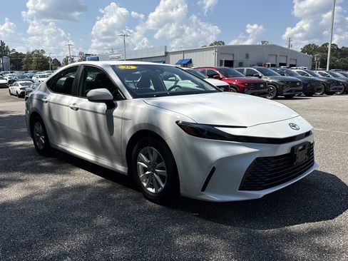 Used 2025 Toyota Camry LE FWD image 1