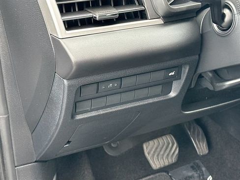 Used 2023 Mitsubishi Outlander SE FWD image 10