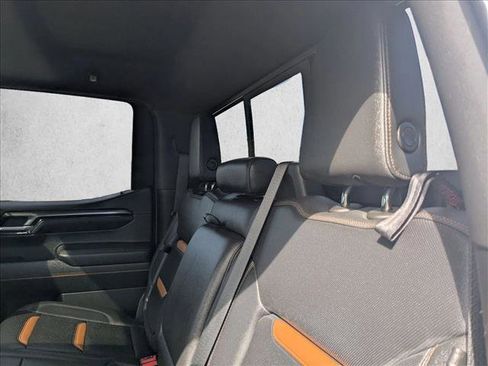 Used 2022 GMC Sierra 1500 AT4 w/ AT4 Premium Package image 17