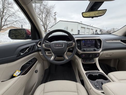 Used 2023 GMC Acadia Denali w/ Denali Ultimate Package image 2