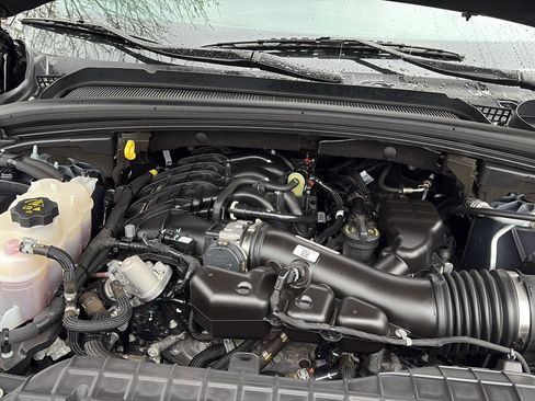 Used 2023 Jeep Grand Cherokee Altitude AWD/4WD image 17
