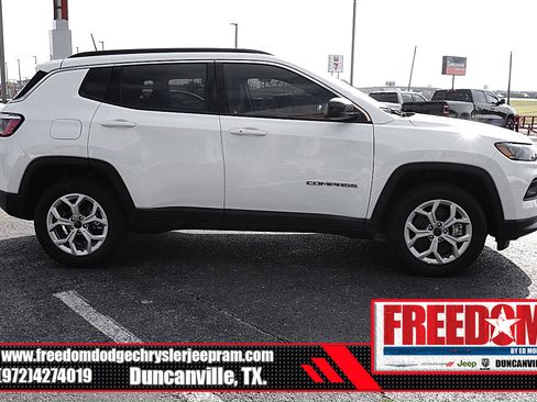 New 2026 Jeep Compass Latitude image 6